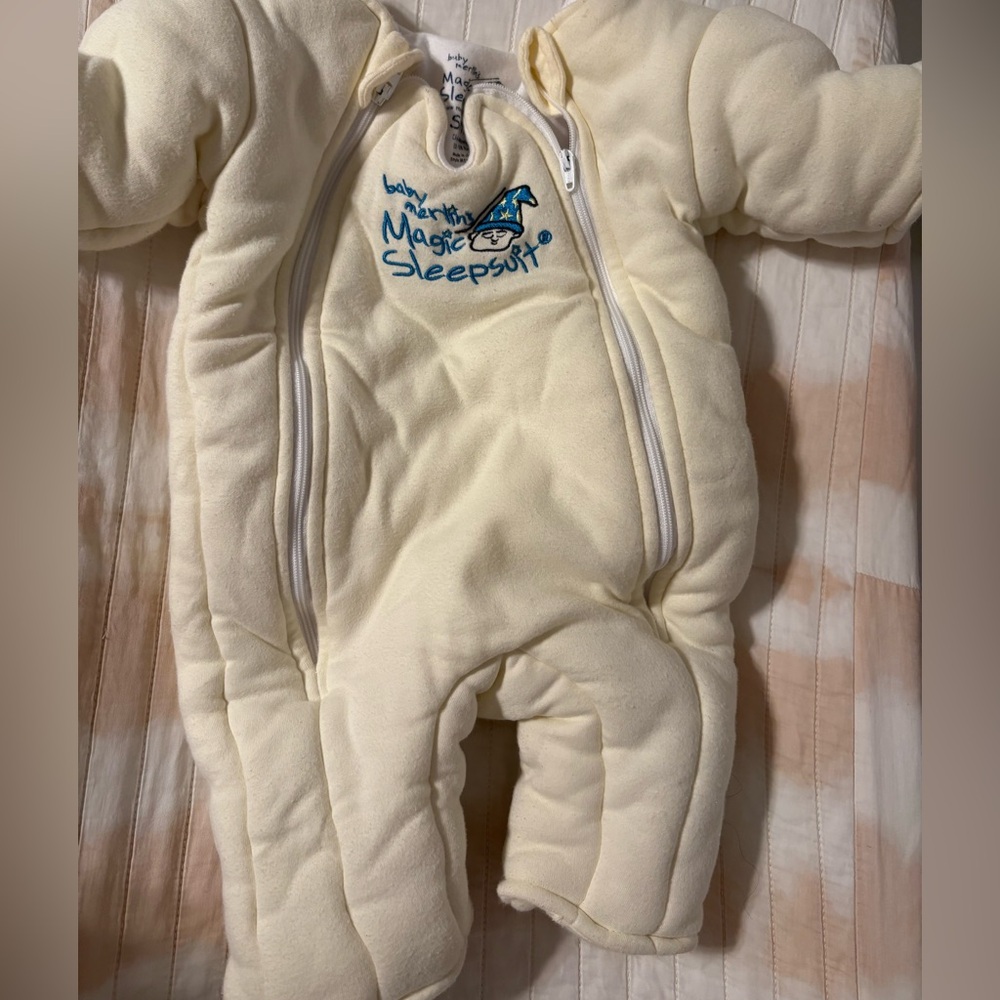 Magic Sleepsuit. Lightly used. Size 3-6 months (12-18lb).